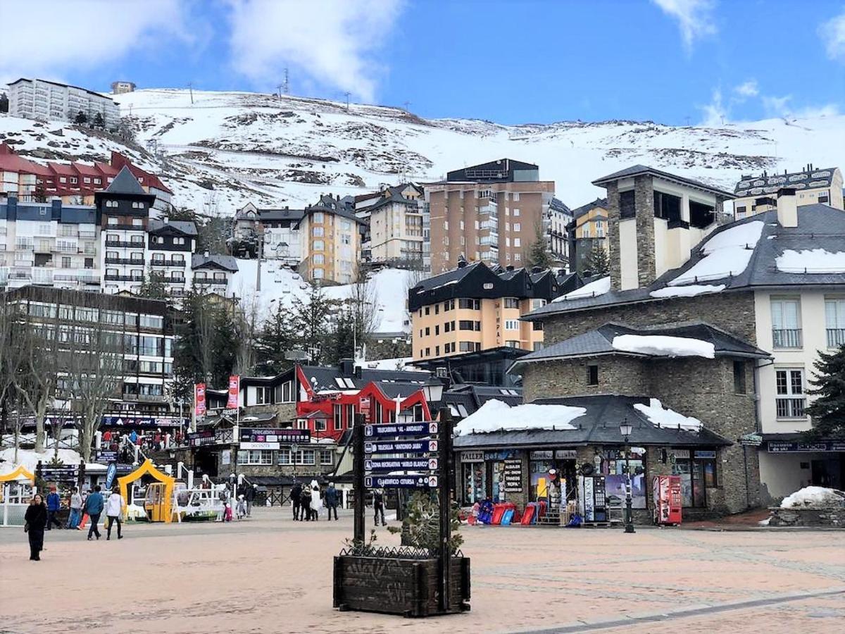 سْييرا نيفادا Todosierranevada Zona Baja -Plaza Principal-Junto A Los Telecabinas المظهر الخارجي الصورة