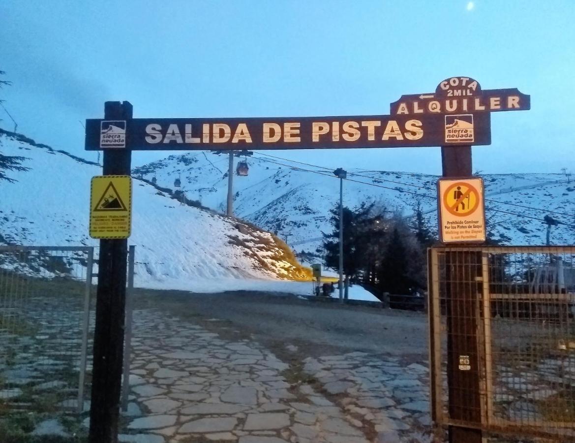 سْييرا نيفادا Todosierranevada Zona Baja -Plaza Principal-Junto A Los Telecabinas المظهر الخارجي الصورة