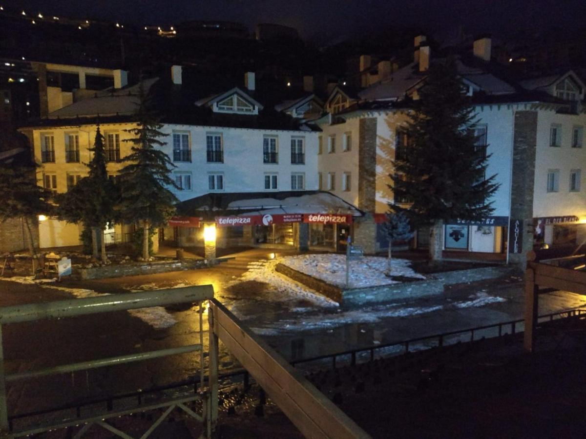 سْييرا نيفادا Todosierranevada Zona Baja -Plaza Principal-Junto A Los Telecabinas المظهر الخارجي الصورة